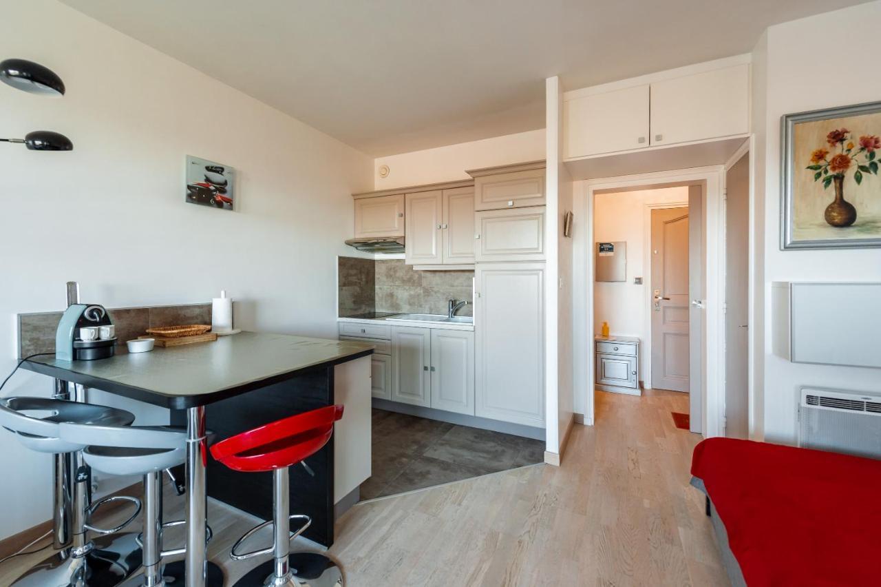 Grand Studio Avec Piscine Presqu'Ile De Giens 耶尔 外观 照片