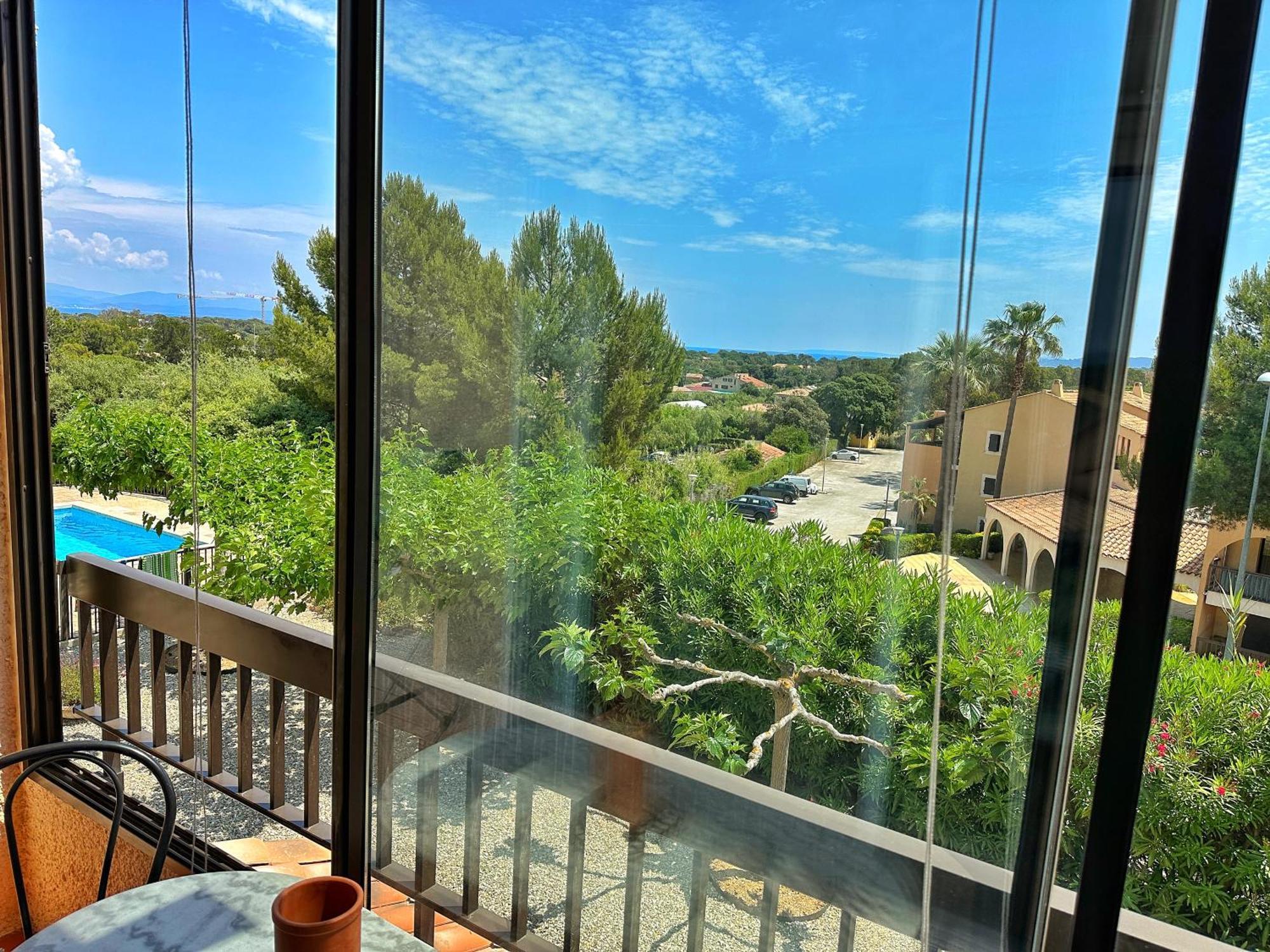 Grand Studio Avec Piscine Presqu'Ile De Giens 耶尔 外观 照片